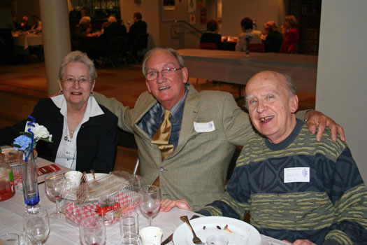 http://www.saintemarie.ca/Refonte/activites/rencontre_annuelles/reunions/Reunion_2009/Album/images/0079_jpg.jpg